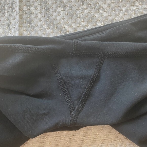 Lululemon Run Inspire Crop II Tight Leggings capri Solid Black Size 2 - Picture 15 of 16